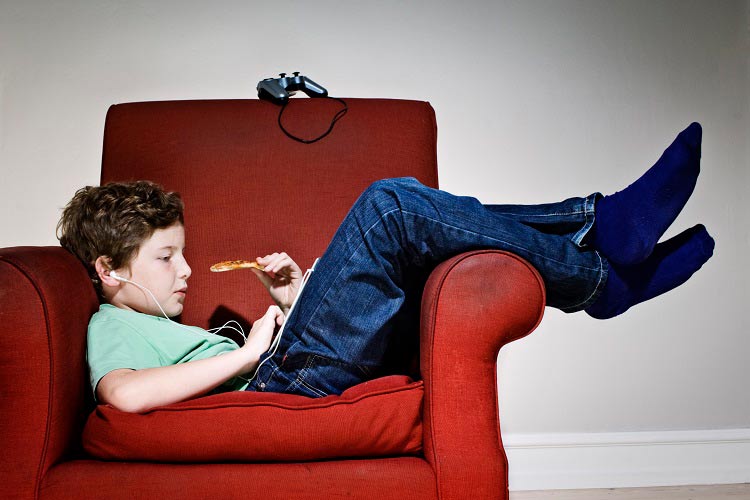 regimiento Varios Incentivo How to get your couch potato kid moving | Edward-Elmhurst Health