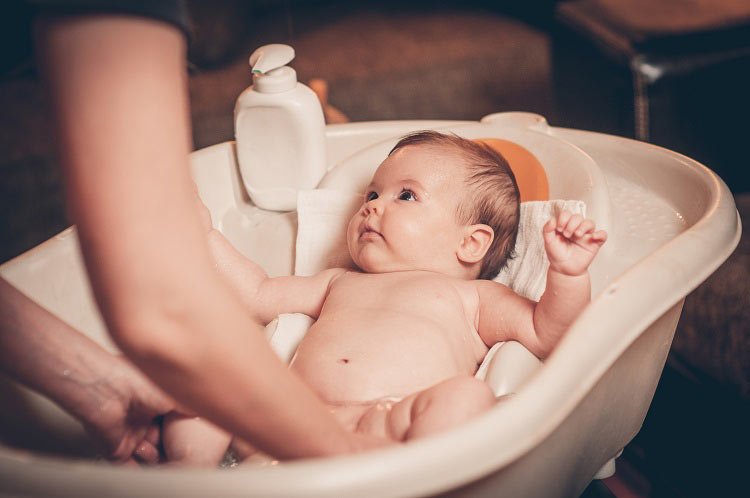 Sponge Bathing your Baby - What You Need to Know