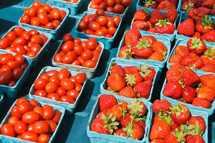 diverticulitis-tomatoes-strawberries