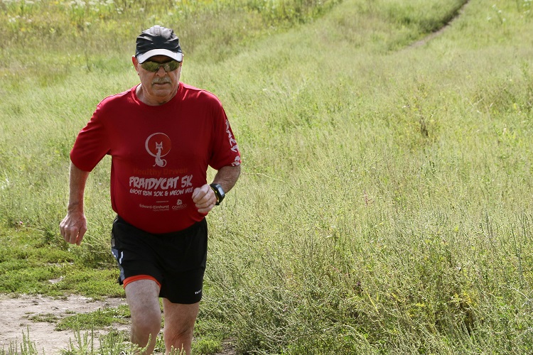 Aurora man sets goal of running a marathon after hip replacement 