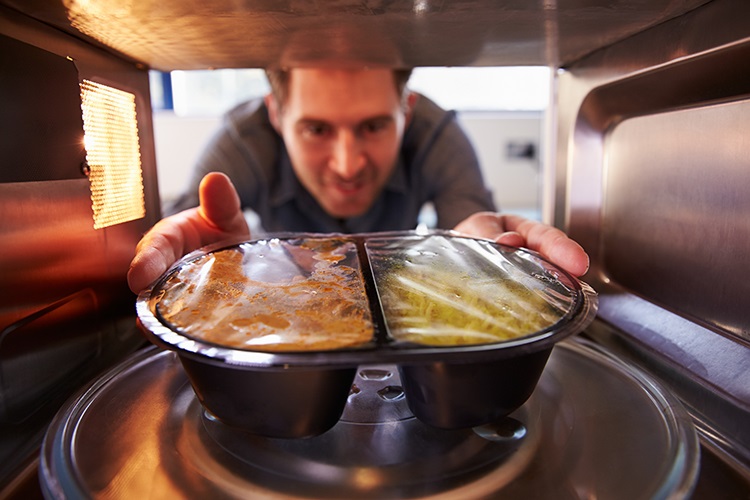 4 myths and truths about microwaving food
